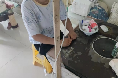 请救救这位身患重病的老师